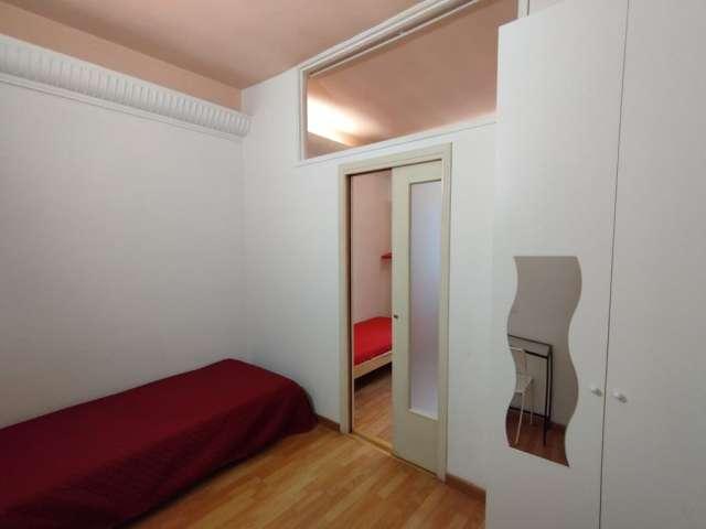 Posto letto in appartamento condiviso con 3 camere da letto in affitto a Firenze