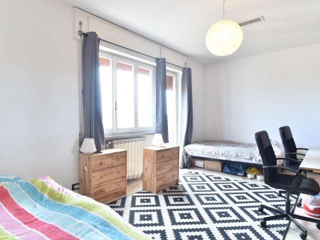 Posto letto in appartamento condiviso in affitto a Torre Angela, Roma