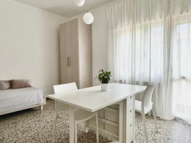 Posto letto in appartamento da 2 stanze singole e 1 stanza doppia