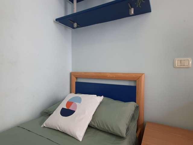 Posto letto in camera condivisa, appartamento con 2 camere da letto, Milano