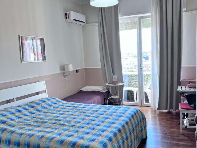 Posto letto in camera condivisa con bagno privato. Solo ragazze