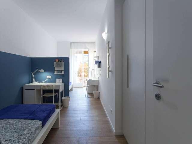 Posto letto in camera condivisa in affitto in appartamento con 6 camere da letto a Milano