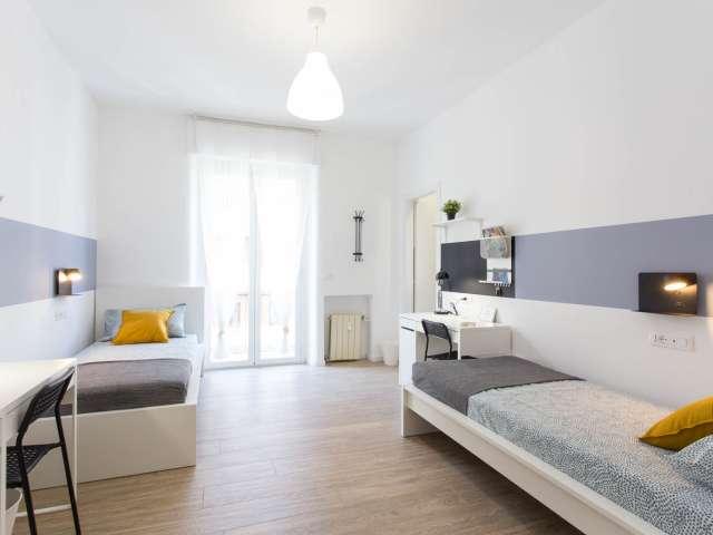 Posto letto in camera condivisa in affitto in appartamento con 6 camere da letto a Milano