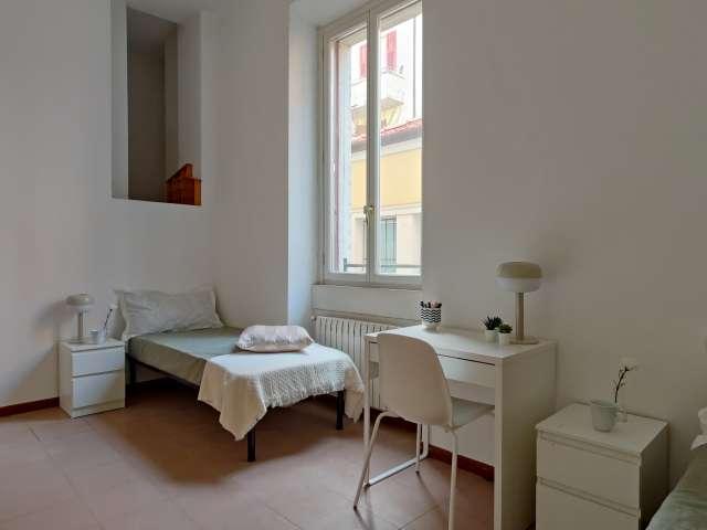 Posto letto in camera condivisa in affitto in appartamento con 2 camere da letto a Milano