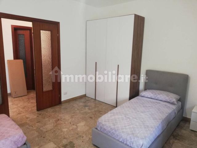 Posto letto in doppia via Digione 13, Lecco