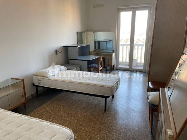 Posto letto in doppia via Pavia, Roma
