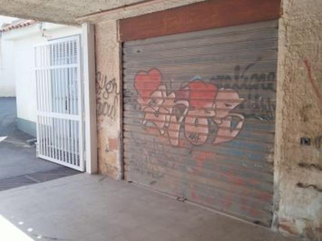Posto moto in garage coperto