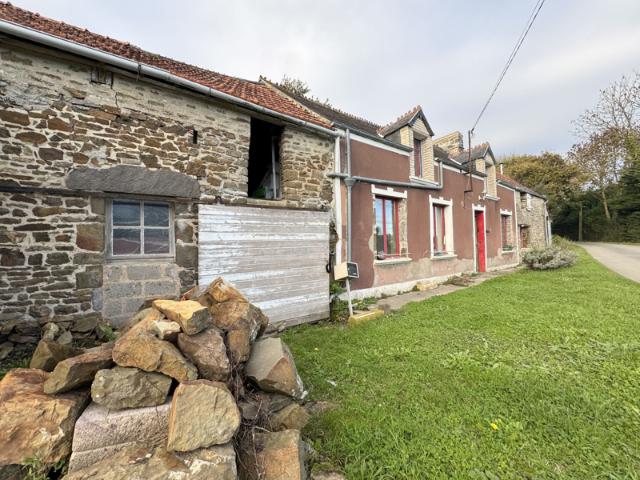 POSSIBILITÉ DE 3 LOGEMENTS POUR CETTE LONGÈRE, À MOINS DE 10