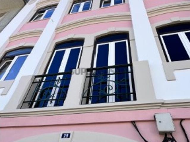 Potencial Investimento: Prédio Recuperado no Centro de Vila Franca de Xira