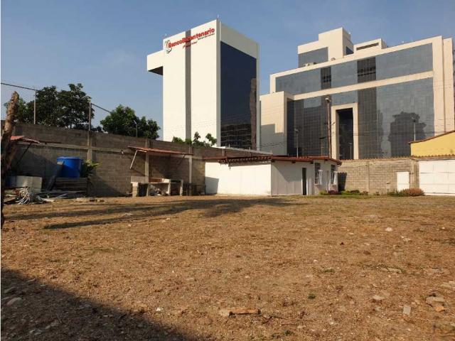 TERRENO ZONA ESTE BARQUISIMETO USO COMERCIAL RESIDENCIAL DEPORTIVO