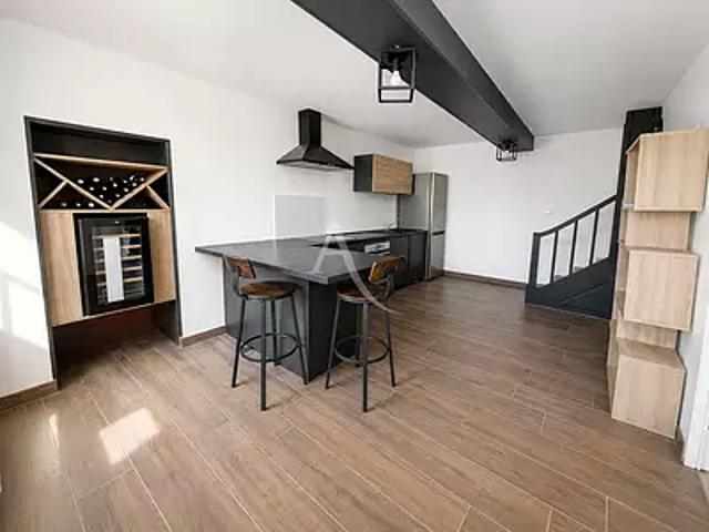 Pouzauges 85700 Achat / Vente maison 5 pièces t5 au dernier étage cave