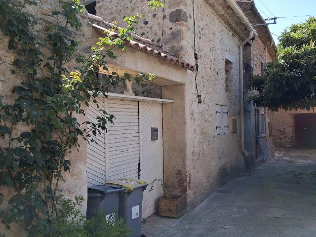 Pouzolles maison à vendre Fort potentiel