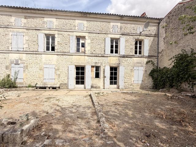 Poursay Garnaud Vente Propriété/château 17