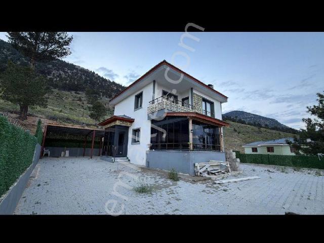 Pozantı’da Doğayla İç İçe, Satılık Özel Villa