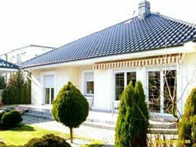 Poznan wolnostojący parterowy z użytkowym poddaszem