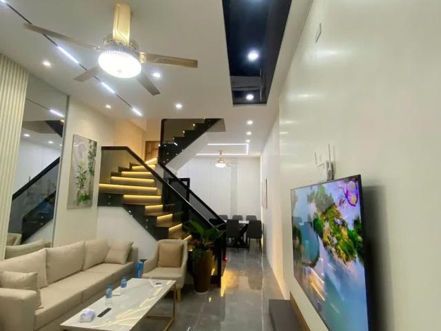 Pl quân đội hoàng văn thái ô tô 2 thoáng dt 42m 5 tầng mặt tiền 4m giá 15.9 tỷ