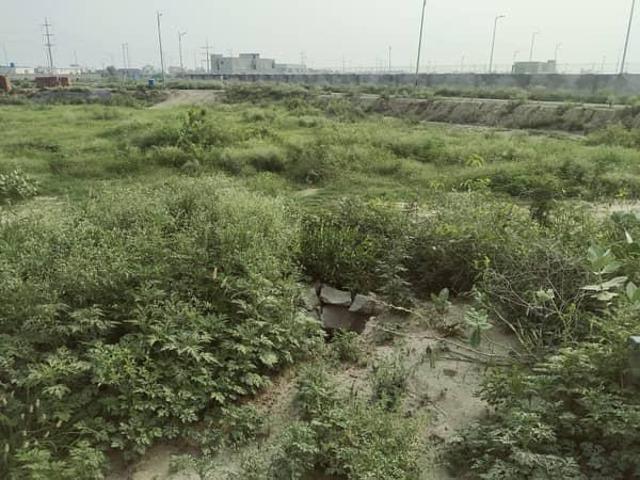 Plot no near to690 in Pakistan | Clasf real estate