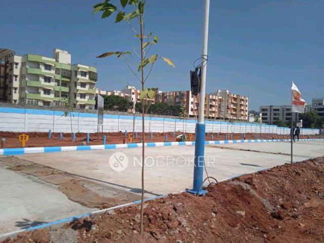 Plot For Sale In Oraiyan Luxury Villa In Hebbagodi