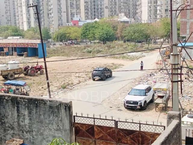 Plot For Sale In Choti Milak Mkt Vlg Rd