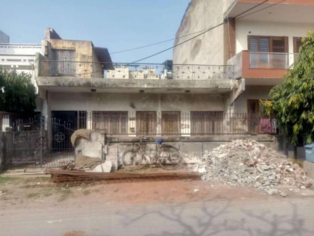 Plot For Sale In Sector 15a