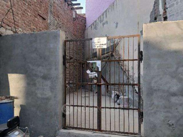 Plot For Sale In 32 Gaj Ka Plot In Sanjay Colony, Sector 23