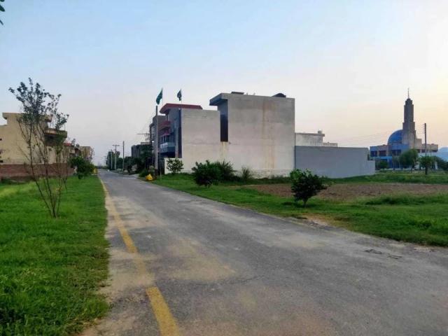Plot For Sale Lahore SA Garden ID 54772