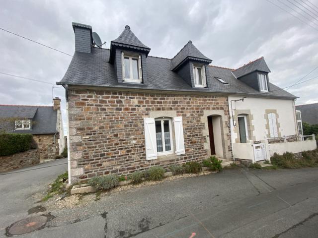 PLOUBAZLANEC, à vendre ancienne maison de pêcheurs à Loguivy