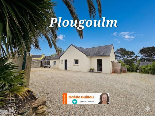 PLOUGOULM: maison récente 142 m² plain pied 5 chambres Combles aménagés + Jardin de 600m²