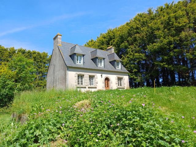 Plougasnou, proximité bourg, maison 4 chambres, bureau, sous. 120m² Plougasnou