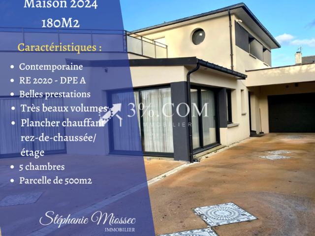 PLOUFRAGAN Maison contemporaine de 180m2