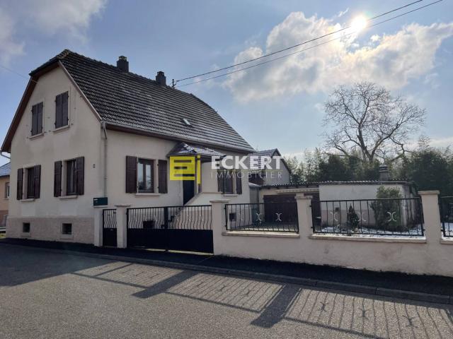 PLOBSHEIM Très belle Maison de Village quartier calme