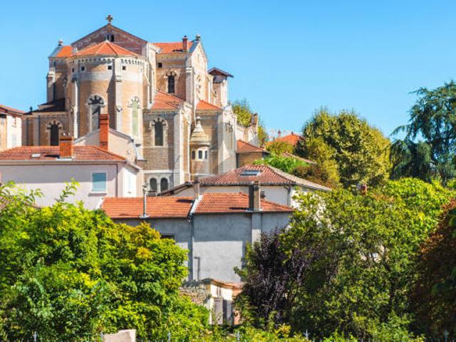 PLATEAUX A AMENAGER DE 72 M2 TERRASSES ET DEUX PLACES DE STATIONNEMENT PAR LOT