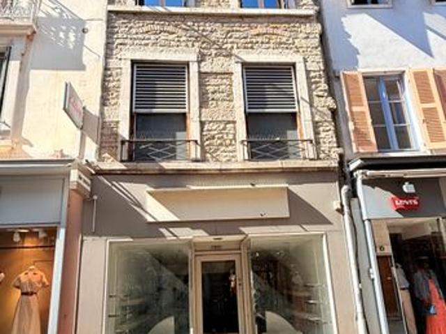 Plateau à aménager de 20 m2 BOURG EN BRESSE