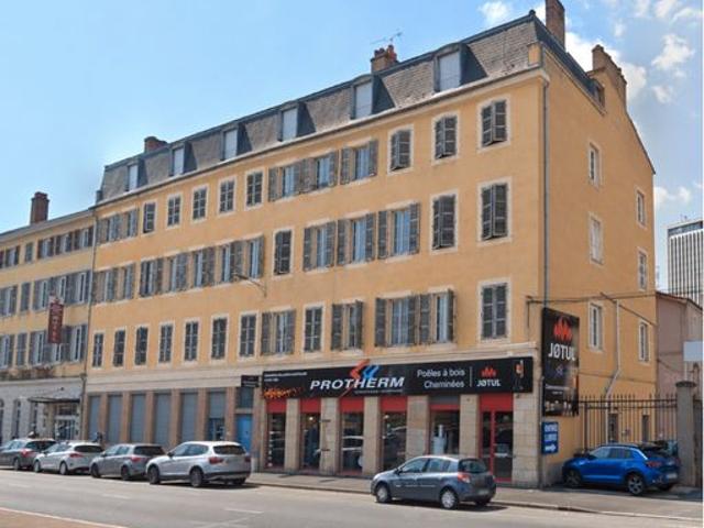 Plateau à aménager de 21 m2 vue Saône MACON CENTRE