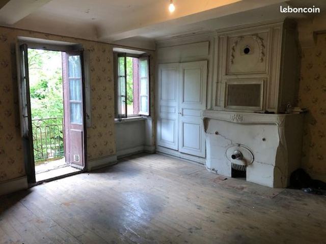 Plateau à aménager de 30 m² avec balcon