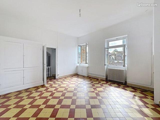 Plateau à aménager de 34 m2 MACON CENTRE