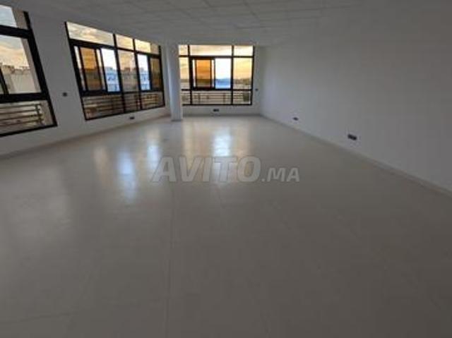 Plateau bureau 58m² à louer deroua