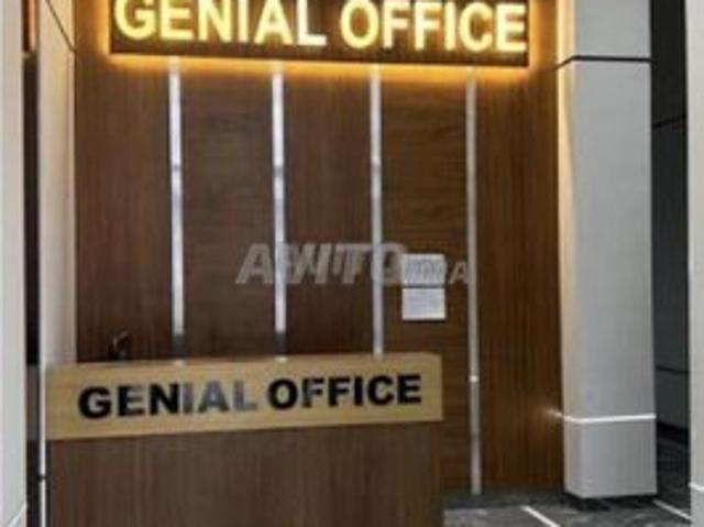 Plateau bureau neuf a Genial office Oulfa