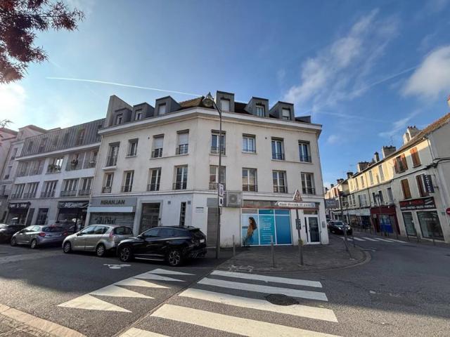 Plateau brut 66,53 m2 en plein centre ville de Longjumeau