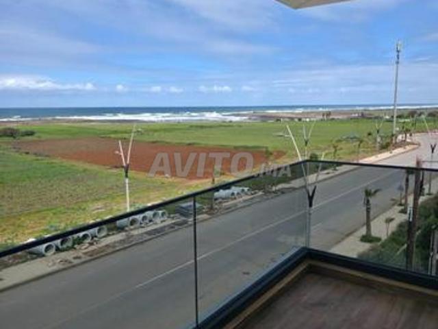 Plateau de bureau aménagé avec vue sur mer à Mansouria