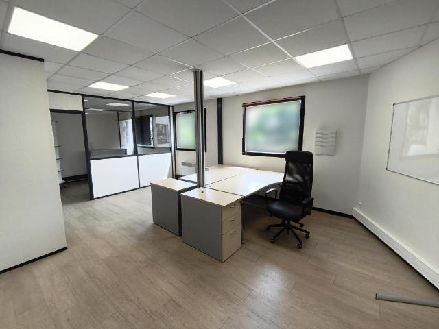 Plateau de bureau de 52.1 m2 à Cléon