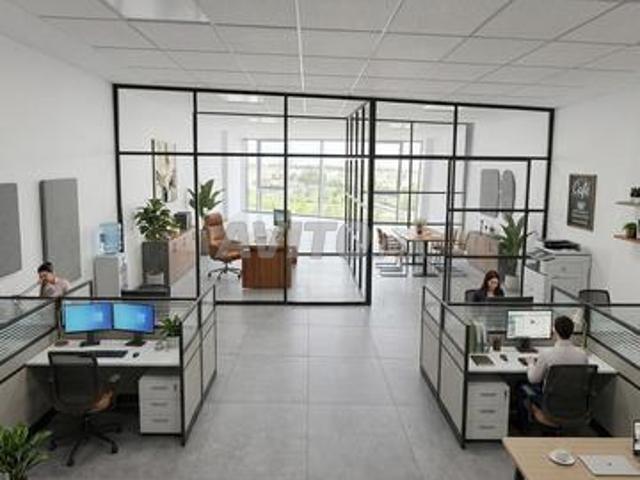 Plateau de bureau moderne 73 m² avec vue dégagée