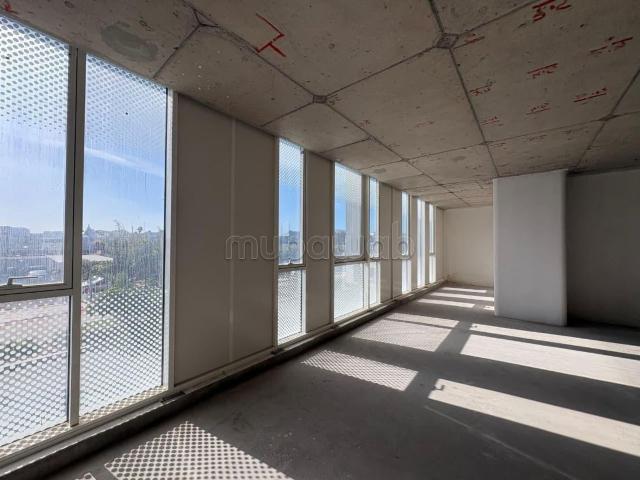 Plateau de bureau neuf à louer à cfc
