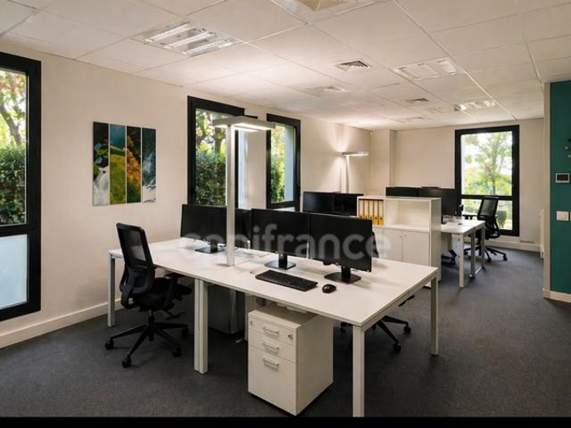 Plateau de Bureaux Moderne 204 m² avec stationnements privatifs couverts et terrasse – Parc des Glaisins Annecy le Vieux