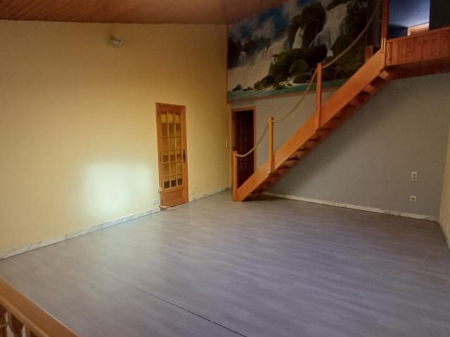 PLATEAU EN DUPLEX à AMENAGER