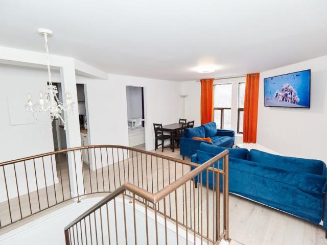 Plateau/Downtown Superb 5 1/2 Furnished