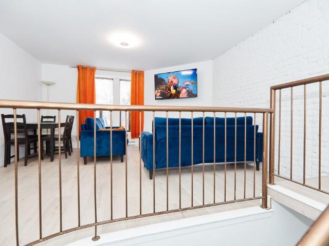 Plateau/Downtown Superb 5 1/2 Furnished