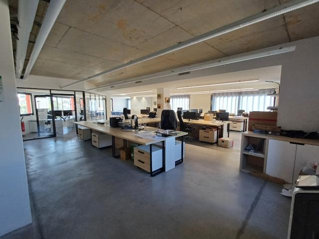 PLATEAUX 200m2 ROQUEFORT LA BEDOULE