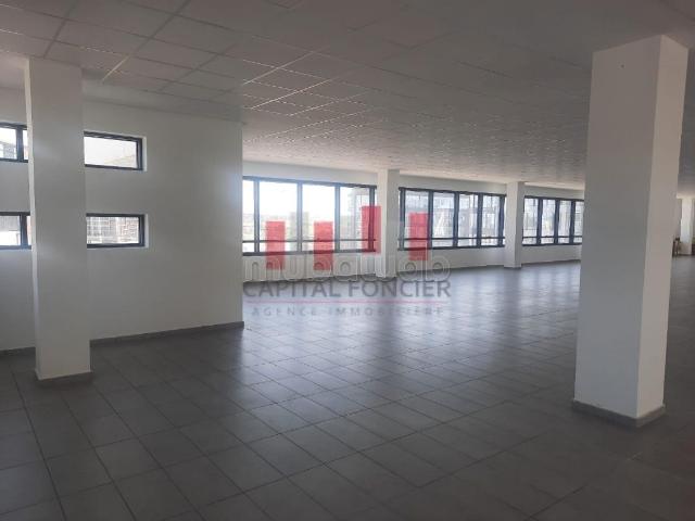 Plateaux de bureaux neuf de 1.300 m2 de surface utile a la location Quartier Florida