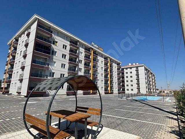 PLATİN DELUX'TE SIFIR,CAM BALKONLU YÜZME HAVUZLU 1+1 KİRALIK